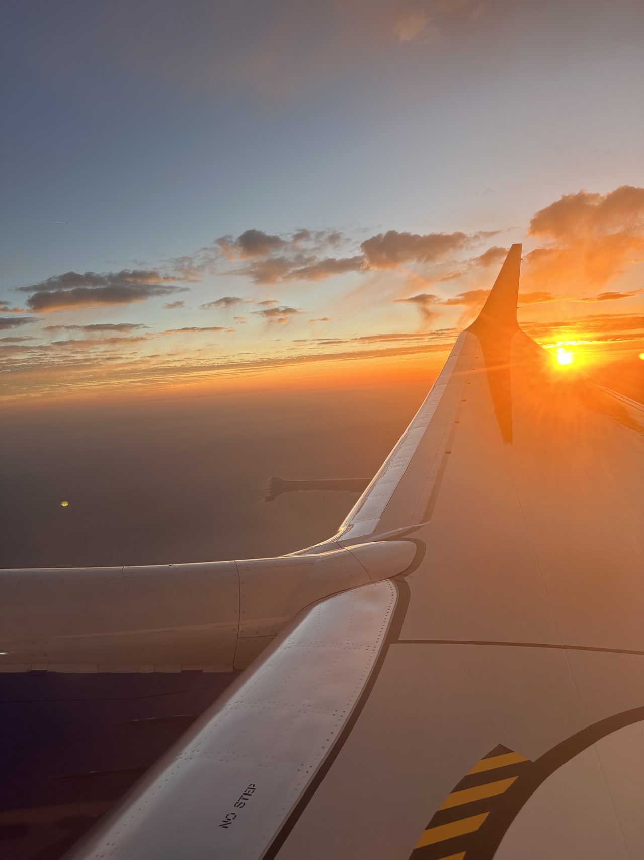 The sun sat behind the winglet for most of the descent.